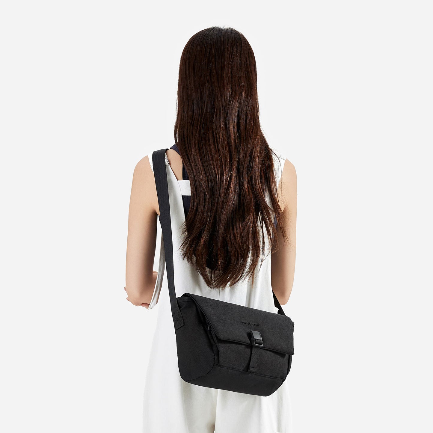 Hitch Crossbody Bag (Black)
