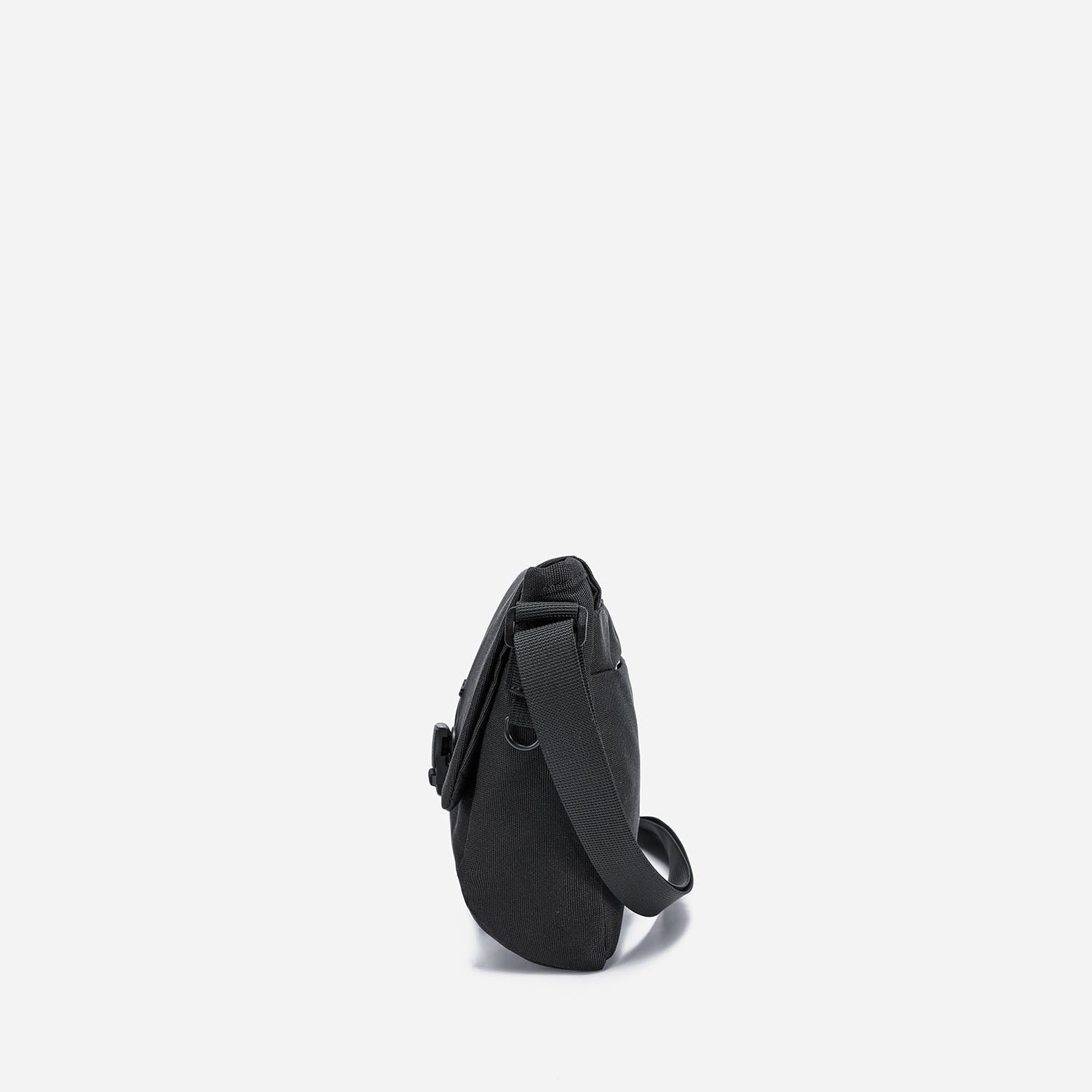 Hitch Crossbody Bag Small (Black)