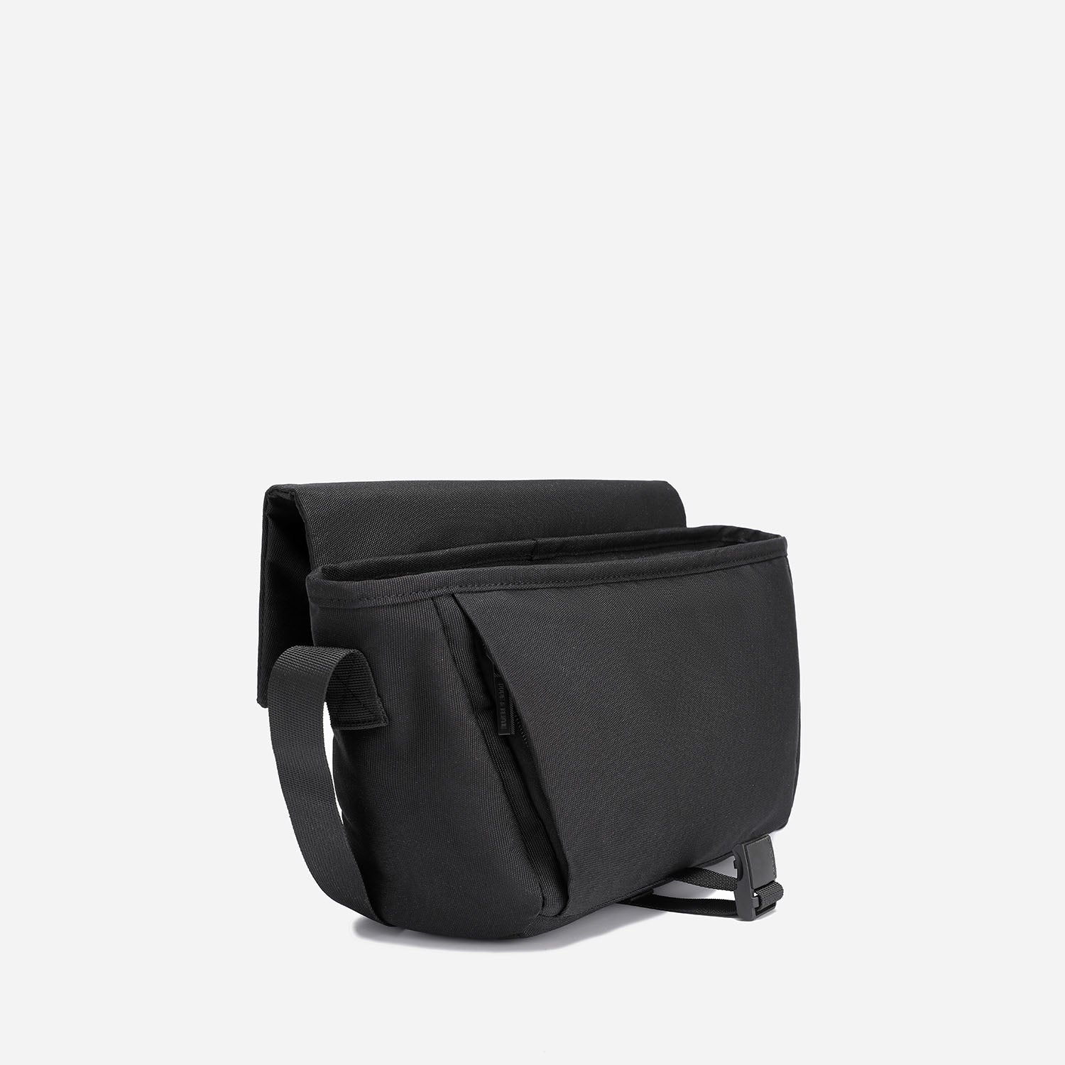 Hitch Crossbody Bag (Black)