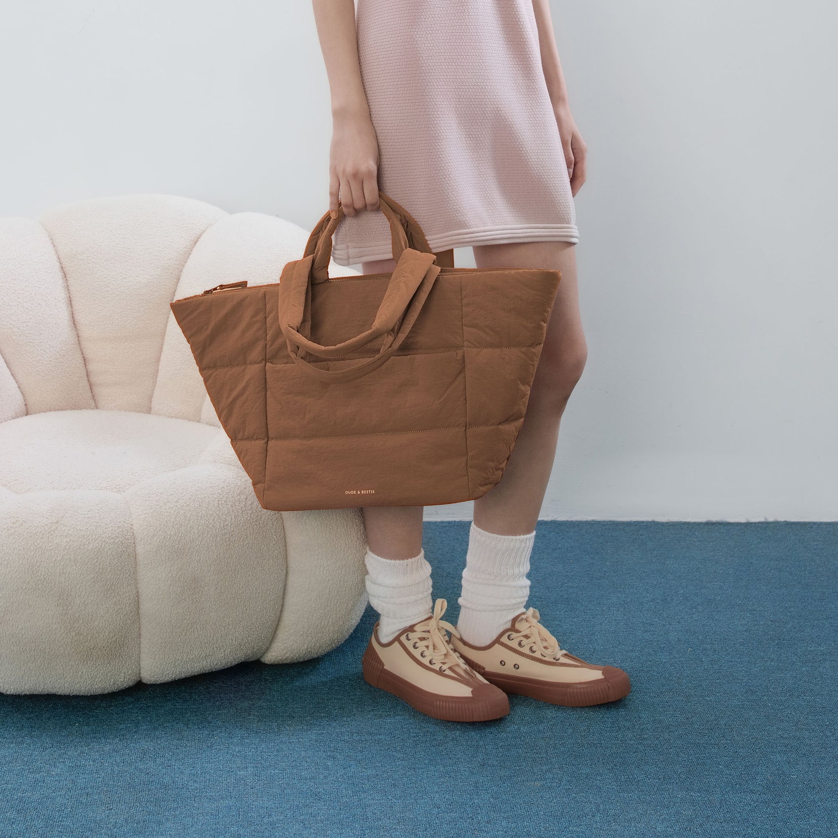 Puff Tote Bag Dude & Bestie (Mocha Brown)