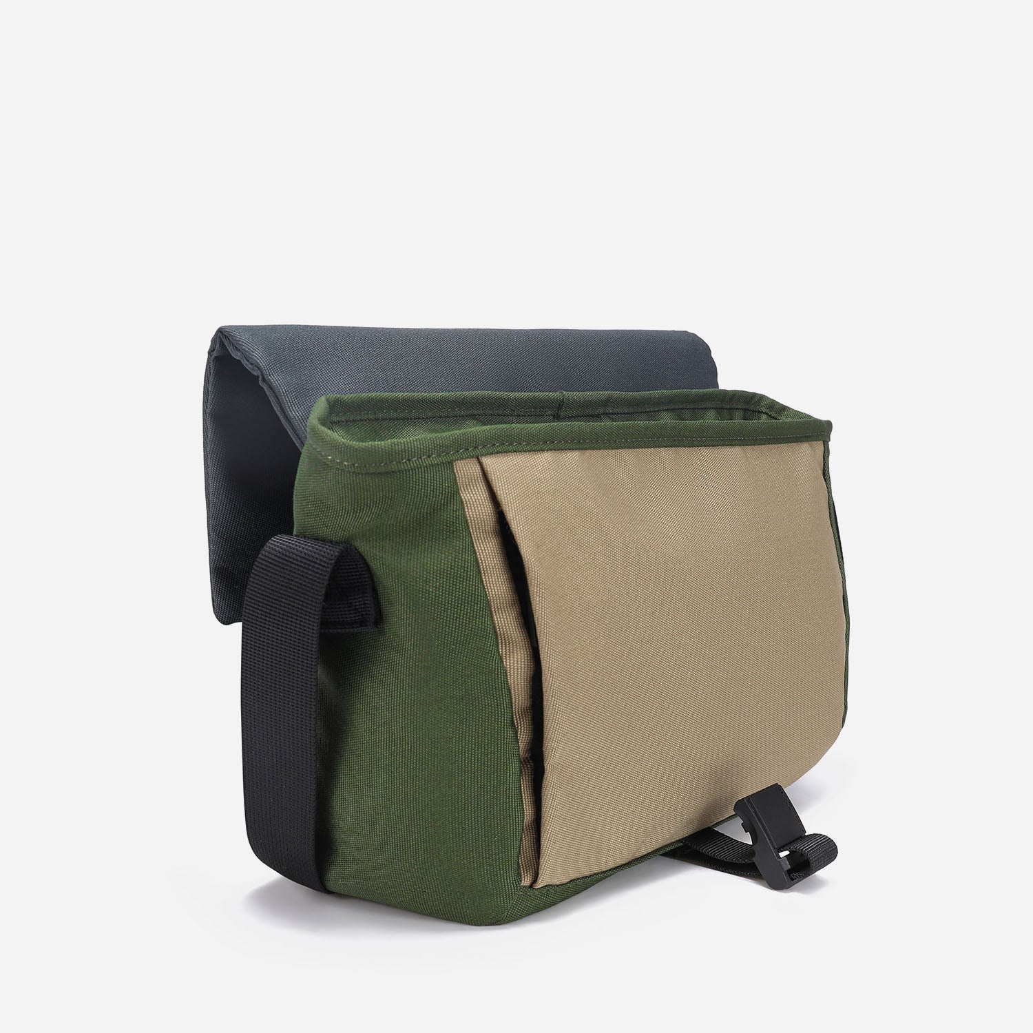 Hitch Crossbody (Jungle)