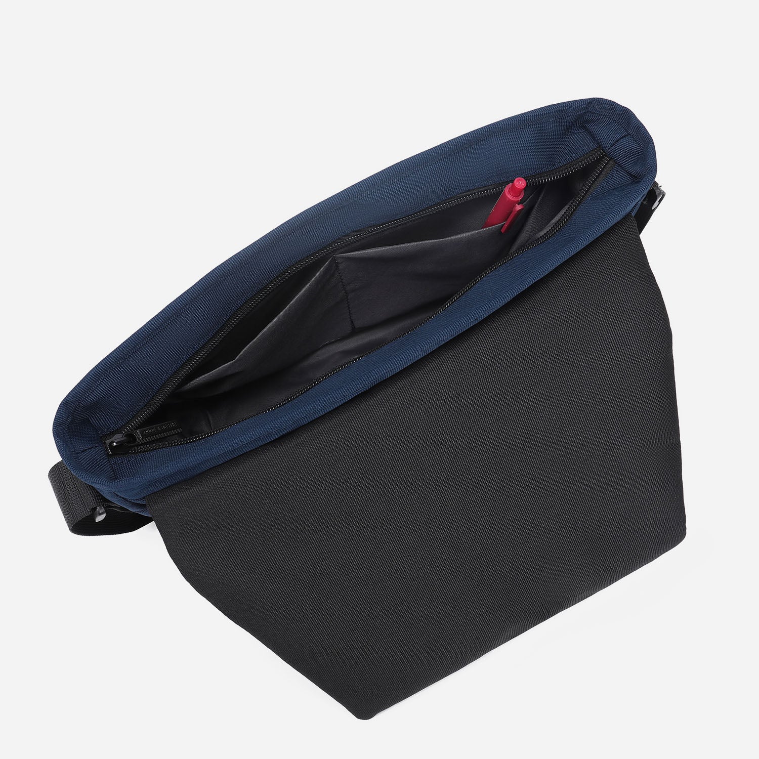 Hitch Crossbody (Midnight)